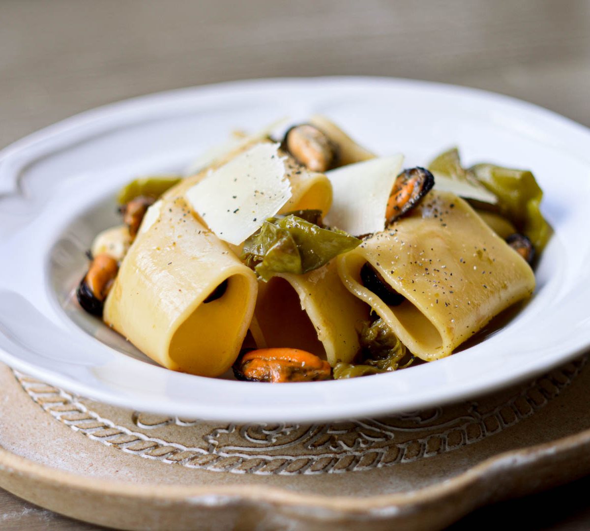 Paccheri Con Cozze Peperoncini Verdi E Pecorino Mamma E Figlia In Cucina